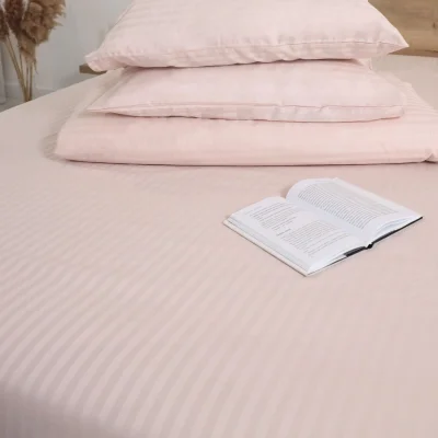 Простыня на резинке 90*200*20см Топлёное молоко,  премиум сатин-страйп фотография