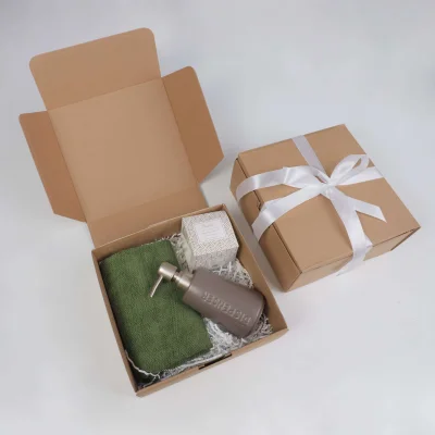 Подарочный бокс №4 (Полотенце вафельное (2 шт.) + Ароматическая свеча + Дозатор + Подарочная упаковка)_4