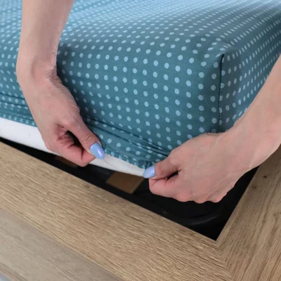 Простыня 220*240 см Зелёный горошек IM1025 (поплин)_10