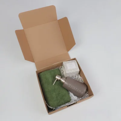 Подарочный бокс №4 (Полотенце вафельное (2 шт.) + Ароматическая свеча + Дозатор + Подарочная упаковка)_5