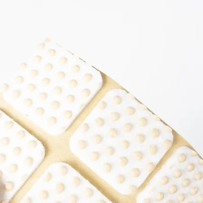 Подкладка самоприлипающая фетровая прорезиненная 25 х 25мм (1упак.=18шт), белая, Folmag_3