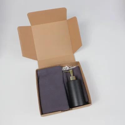 Подарочный бокс №3 (Полотенце вафельное (2 шт.) + Дозатор + Подарочная упаковка)_5