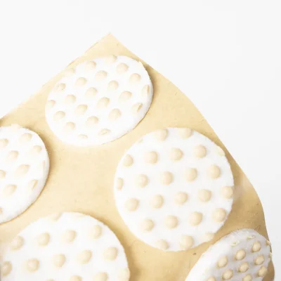 Подкладка самоприлипающая фетровая прорезиненная d25мм (1упак.=18шт), белая, Folmag_3