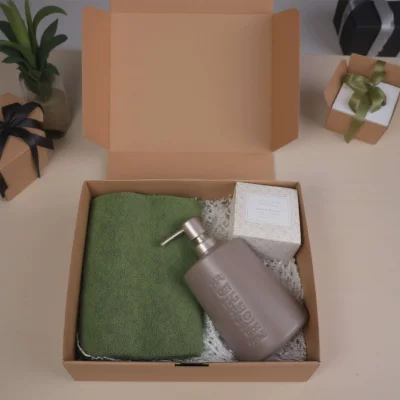 Подарочный бокс №4 (Полотенце вафельное (2 шт.) + Ароматическая свеча + Дозатор + Подарочная упаковка)_2